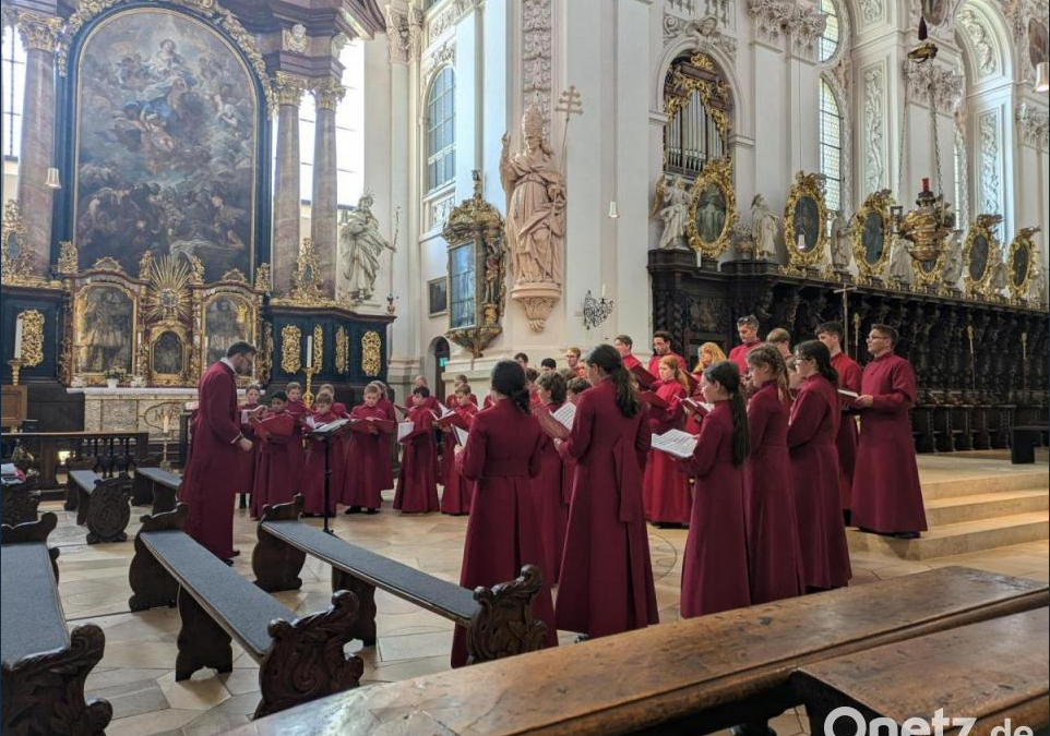 Domchor aus Ripon macht Station in der Basilika